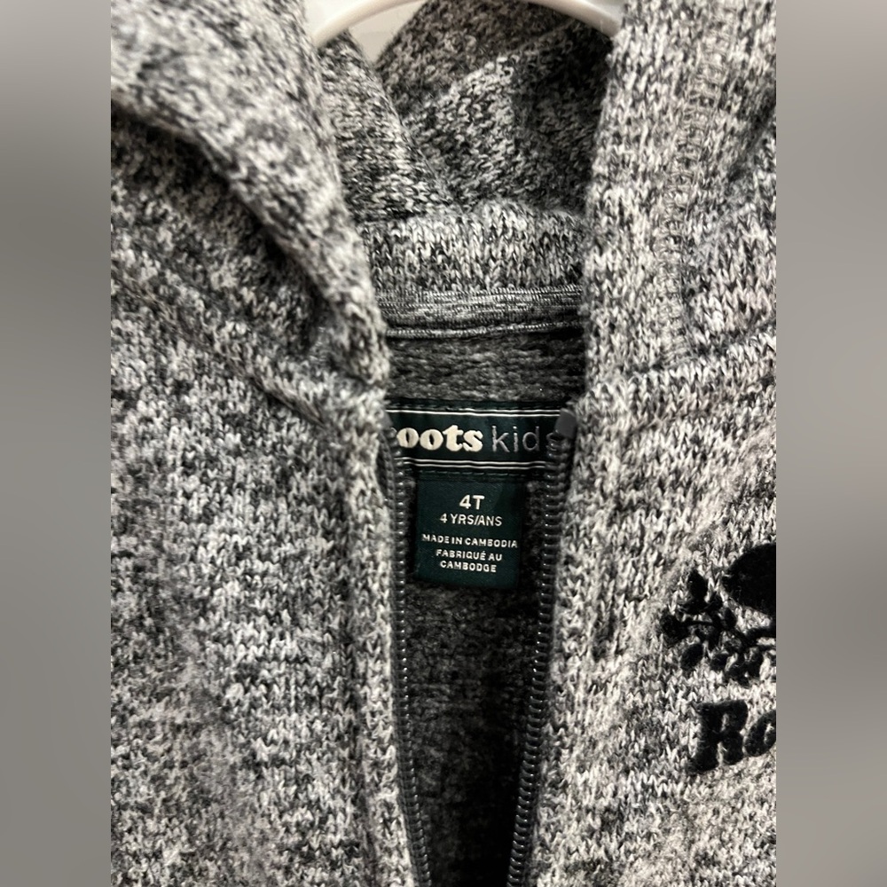 ROOTS 4T Zip Up Hoodie Thicker Material - Picture 5 of 5
